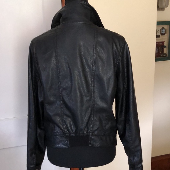 fresh brand moto jacket. Looks and feels like leather. Size M Ptp 20”.. - Picture 7 of 10